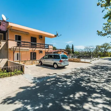 Gorgeous In Bosana With Kitchen Apartment